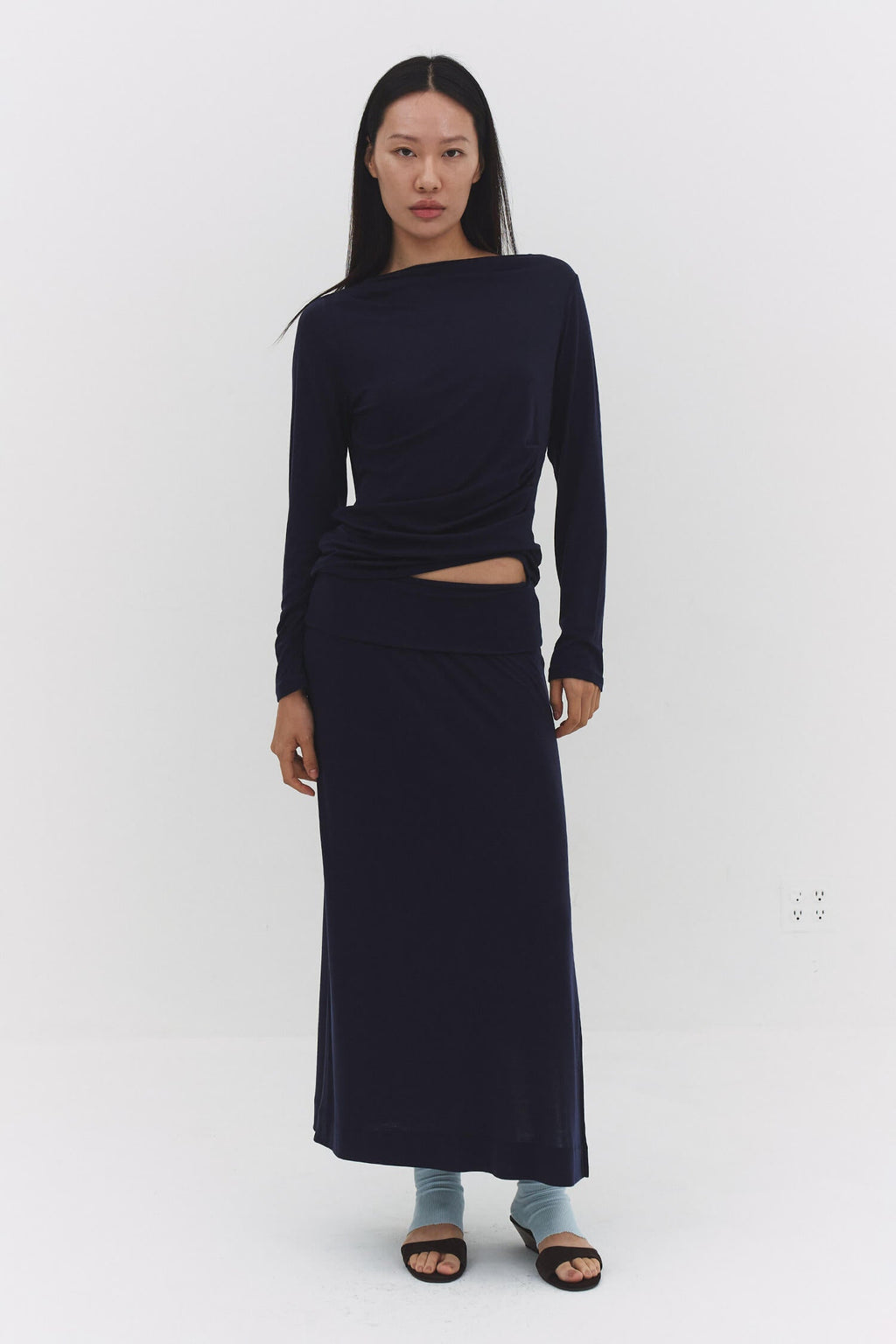 NARAE LONG SLEEVE TOP IN NAVY